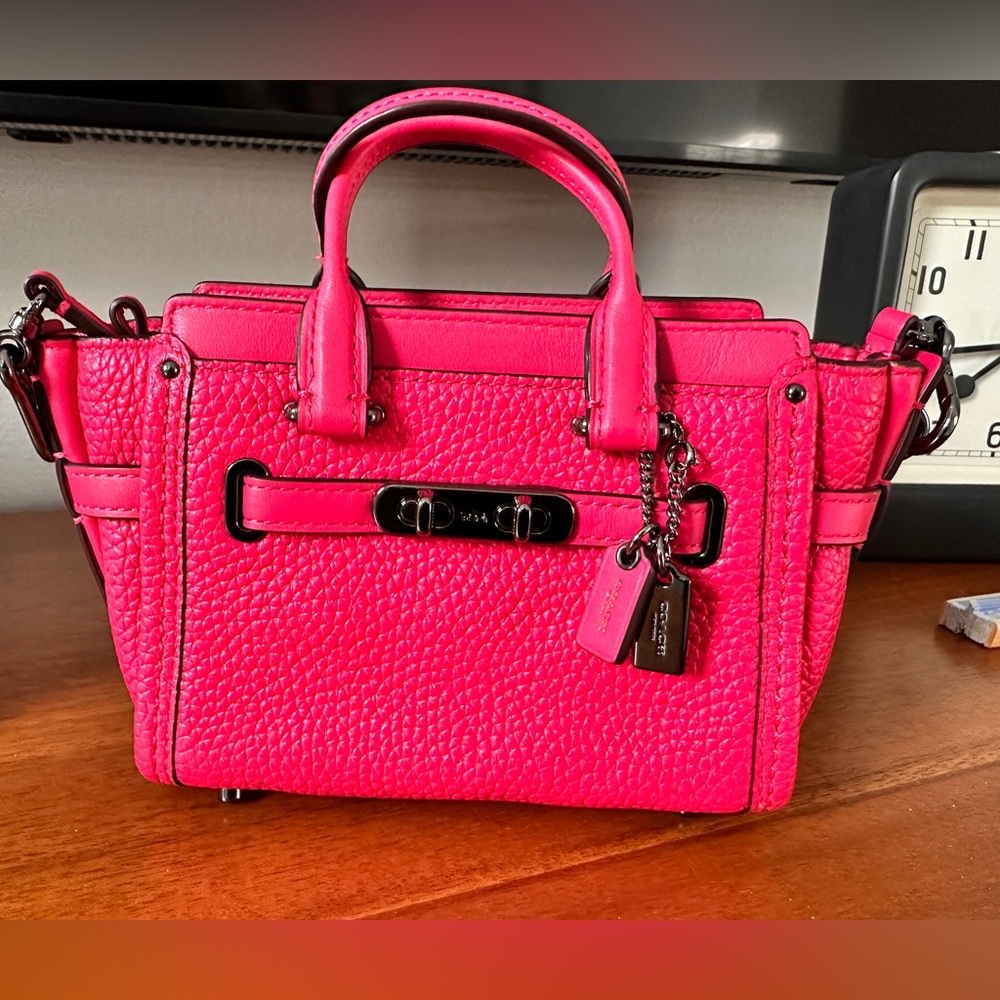 COACH mini swagger 15 pebble leather